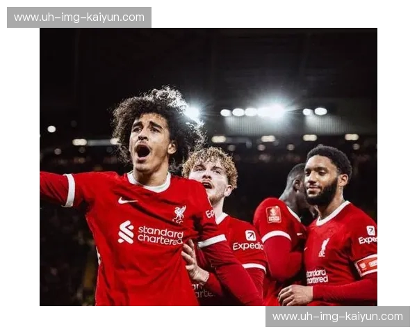 绿茵对决：诺维奇的坚韧与利物浦的红色风暴